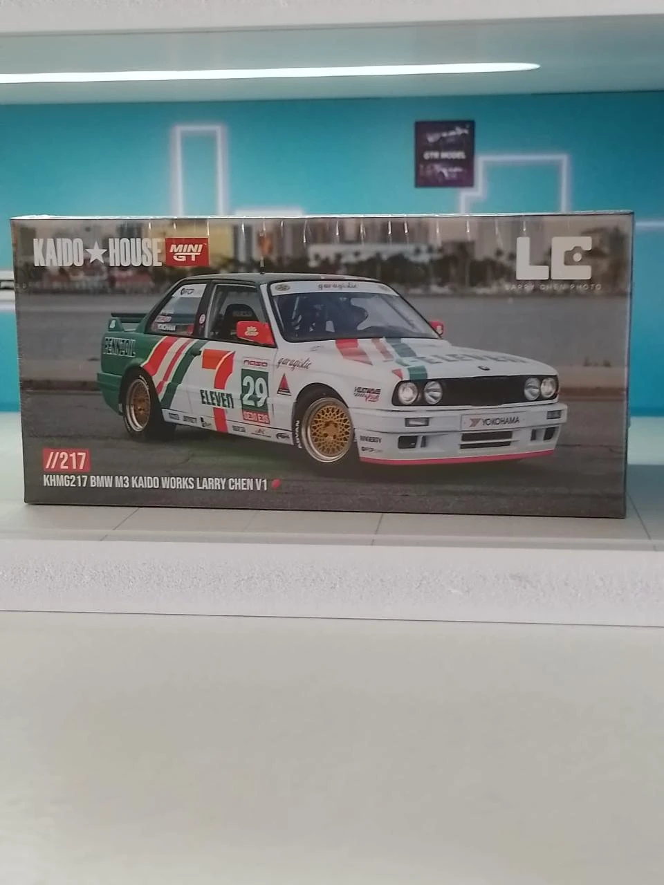 Kaido House 1/64 KH217 BMW M3 Kaido Works Larry Chen V1 - NOVO/LACRADO